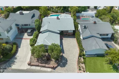 22438 Venido Road, Woodland Hills, CA 91364 - Photo 27