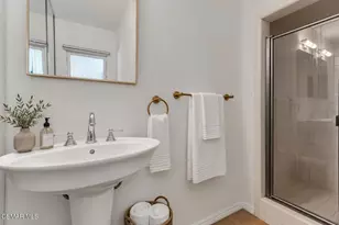 22438 Venido Rd, Woodland Hills, CA 91364 - Photo 11