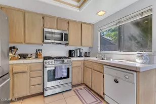 596 Via Novella, Oak Park, CA 91377 - Photo 9