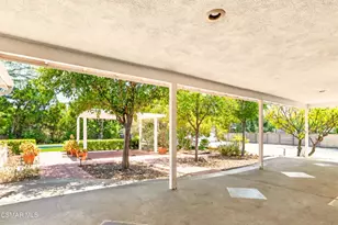 9244 Jellico Ave, Northridge, CA 91325 - Photo 21