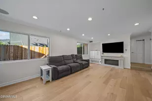 30729 Lakefront Dr, Agoura Hills, CA 91301 - Photo 29