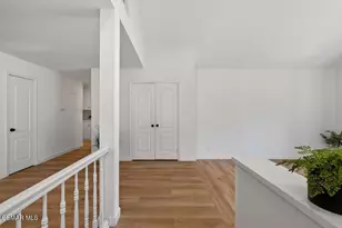 335 Medea Creek Ln, Oak Park, CA 91377 - Photo 7