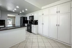 42203 Village 42, Camarillo, CA 93012 - Photo 13