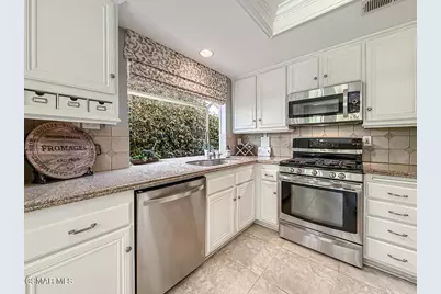 657 Galloping Hill Road, Simi Valley, CA 93065 - Photo 23
