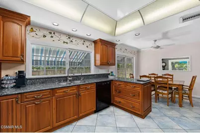 17701 Corinthian Drive, Encino, CA 91316 - Photo 7