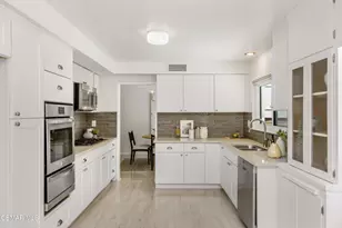 17068 Escalon Dr, Encino, CA 91436 - Photo 11