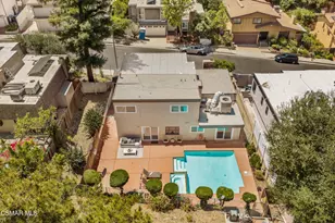 17068 Escalon Dr, Encino, CA 91436 - Photo 25