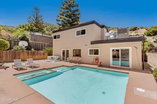 17068 Escalon Dr, Encino, CA 91436 - Photo 17