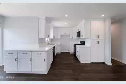 20958 Hemmingway Street, Canoga Park, CA 91304 - Photo 11
