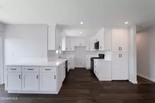 20958 Hemmingway St, Canoga Park, CA 91304 - Photo 11