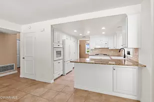 27540 Freetown Ln, Agoura Hills, CA 91301 - Photo 17