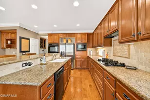 3170 Heavenly Ridge St, Thousand Oaks, CA 91362 - Photo 33