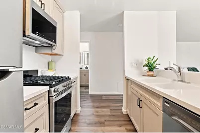 365 Burchett Street #213, Glendale, CA 91203 - Photo 9