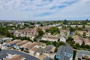 21 Poinsettia Gardens Dr, Ventura, CA 93004 - Photo 3