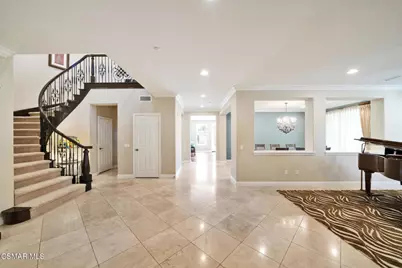 3916 Eagle Flight Drive, Simi Valley, CA 93065 - Photo 3