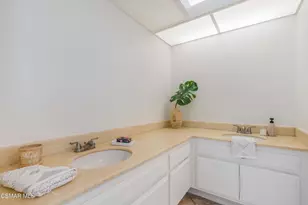 403 Blackhawk Dr, Newbury Park, CA 91320 - Photo 21