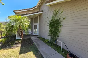 208 Calle Tamega, Camarillo, CA 93012 - Photo 3
