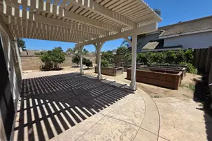 208 Calle Tamega, Camarillo, CA 93012 - Photo 35