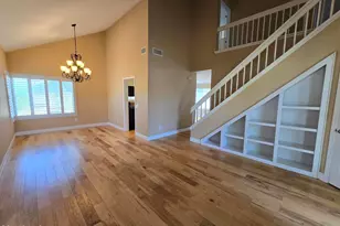 208 Calle Tamega, Camarillo, CA 93012 - Photo 3