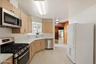 1130 N Maple St, Burbank, CA 91505 - Photo 11