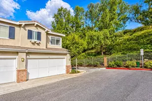 23605 Muir Trail, Valencia, CA 91354 - Photo 3