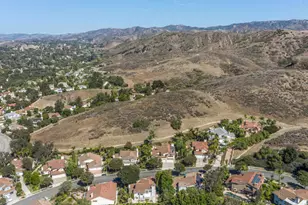 260 Goldenwood Cir, Simi Valley, CA 93065 - Photo 65