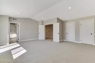 260 Goldenwood Cir, Simi Valley, CA 93065 - Photo 35