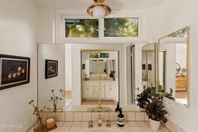 5911 Hanna Avenue, Woodland Hills, CA 91367 - Photo 17