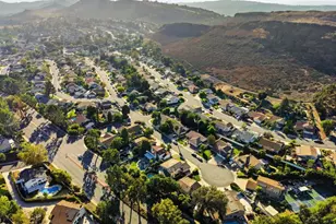 388 Sundance St, Thousand Oaks, CA 91360 - Photo 47