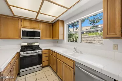 2731 Erringer Road #17, Simi Valley, CA 93065 - Photo 5