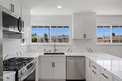 15 Teasdale Street, Thousand Oaks, CA 91360 - Photo 7