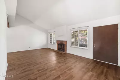 2260 Hollowpark Court, Thousand Oaks, CA 91362 - Photo 5