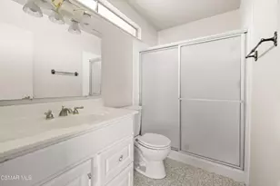 2260 Hollowpark Ct, Thousand Oaks, CA 91362 - Photo 17