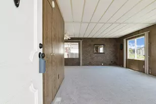 92 Poinsettia Gardens Dr, Ventura, CA 93004 - Photo 9