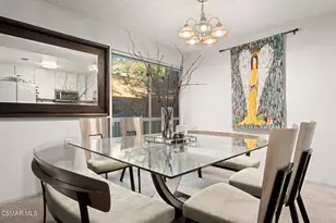 327 Chestnut Hill Ct, Thousand Oaks, CA 91360 - Photo 3