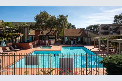 327 Chestnut Hill Court #11, Thousand Oaks, CA 91360 - Photo 17
