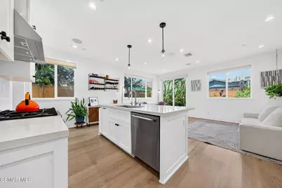 1135 N Commonwealth Avenue, Los Angeles, CA 90029 - Photo 9