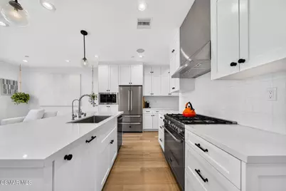 1135 N Commonwealth Avenue, Los Angeles, CA 90029 - Photo 5