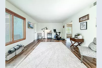 393 Larcom Street, Thousand Oaks, CA 91360 - Photo 11