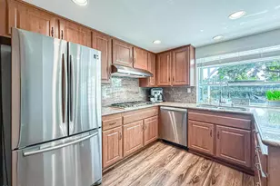 393 Larcom St, Thousand Oaks, CA 91360 - Photo 17