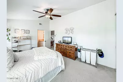393 Larcom Street, Thousand Oaks, CA 91360 - Photo 23