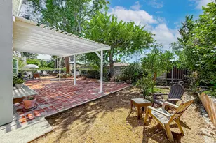 393 Larcom St, Thousand Oaks, CA 91360 - Photo 37