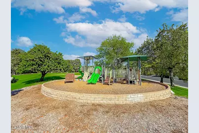 393 Larcom Street, Thousand Oaks, CA 91360 - Photo 47