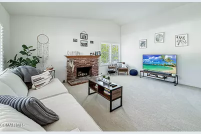 393 Larcom Street, Thousand Oaks, CA 91360 - Photo 5