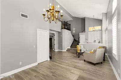 15621 Harte Lane, Moorpark, CA 93021 - Photo 13