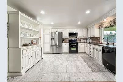 3243 Emerald Avenue, Simi Valley, CA 93063 - Photo 17
