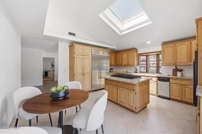 1592 Brentford Avenue, Westlake Village, CA 91361 - Photo 7