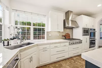 2424 Springbrook Street, Thousand Oaks, CA 91362 - Photo 17