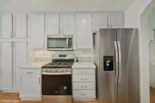 2040 Freesia Ave, Simi Valley, CA 93063 - Photo 7