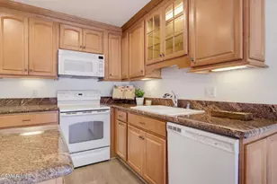 291 Sequoia Ct, Thousand Oaks, CA 91360 - Photo 9